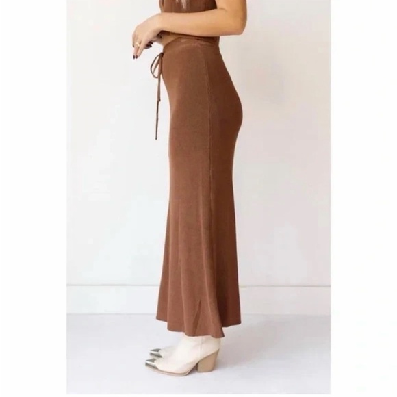 Miou Muse Knitted Maxi Skirt and vest set in Cocoa - LARGE - Picture 10 of 11